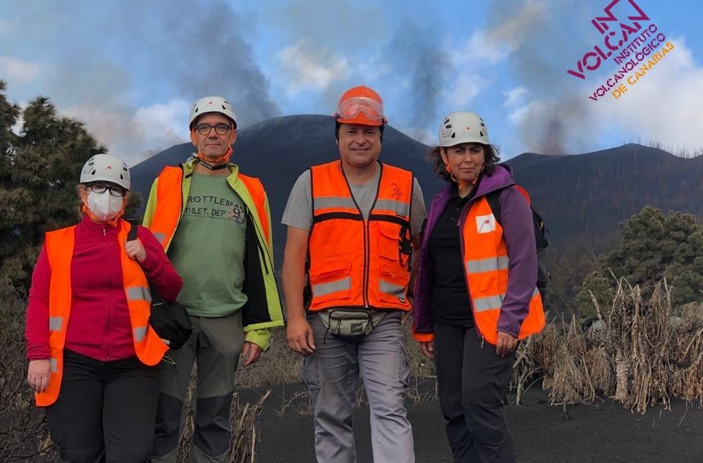 Vulcanólogos do IVAR/CIVISA participam em actividades de recolha de dados no vulcão Cumbre Vieja (La Palma)